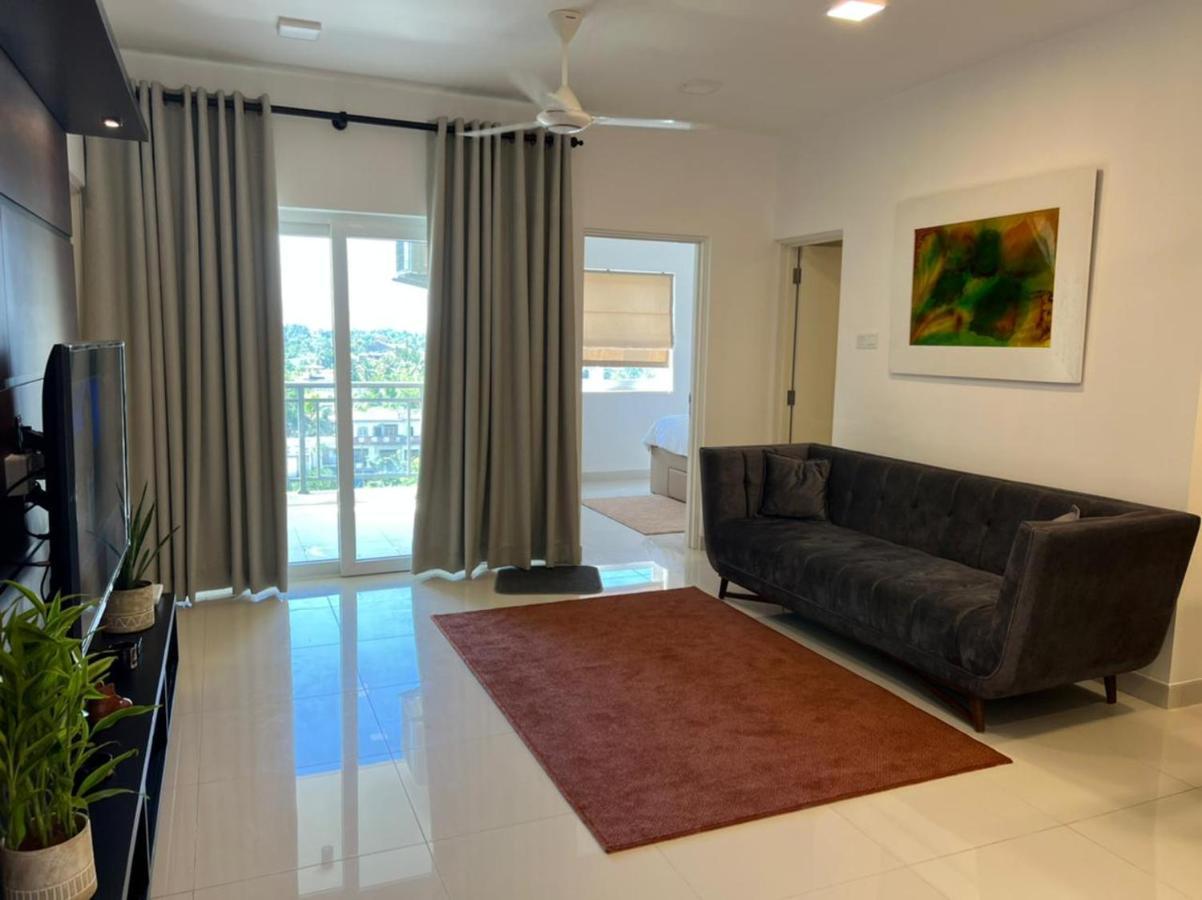 Fairway 2 Bedroom Luxury Apartment With Gym And Pool Battaramulla Exterior photo