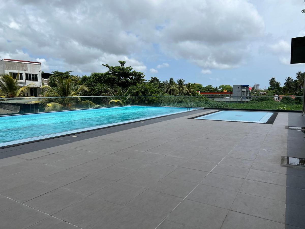 Fairway 2 Bedroom Luxury Apartment With Gym And Pool Battaramulla Exterior photo